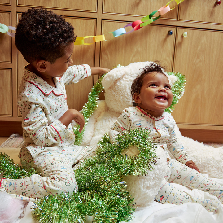 Traditional Christmas RightFit Magnetic Footie
